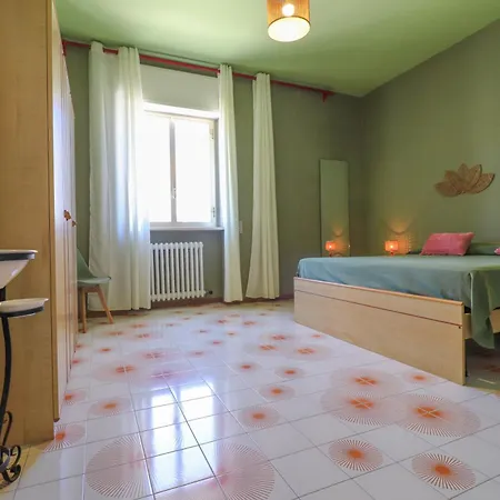 Apartment Casa Diana Charme, Centro & Garage Ac & Wifi 6 Sleeps