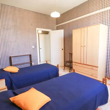 Apartment Casa Diana Charme, Centro & Garage Ac & Wifi 6 Sleeps