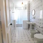 Casa Diana Charme, Centro & Garage Ac & Wifi 6 Sleeps Apartment