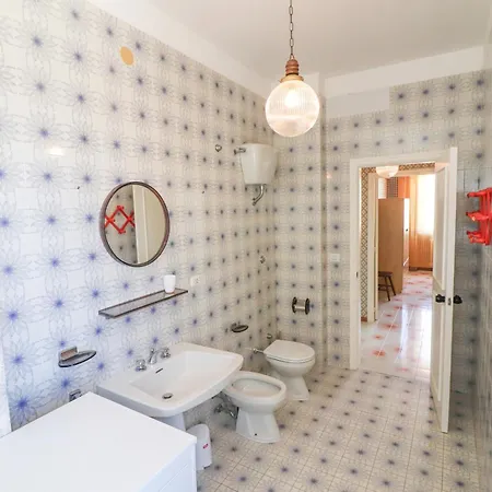 Casa Diana Charme, Centro & Garage Ac & Wifi 6 Sleeps