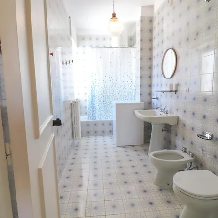 Casa Diana Charme, Centro & Garage Ac & Wifi 6 Sleeps Apartamento