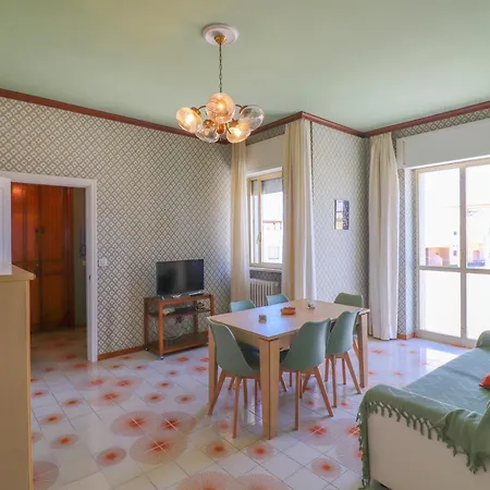 Апартаменты Casa Diana Charme, Centro & Garage Ac & Wifi 6 Sleeps