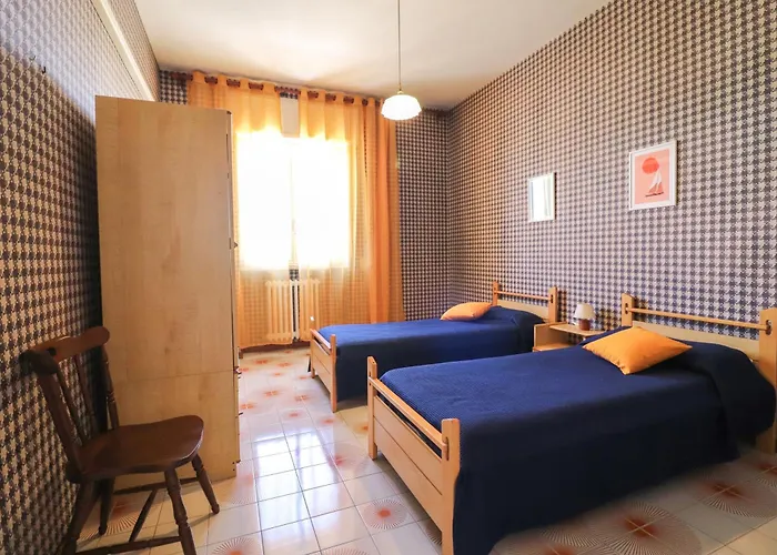 Apartment Casa Diana Charme, Centro & Garage Ac & Wifi 6 Sleeps