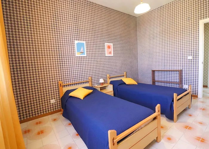 Apartment Casa Diana Charme, Centro & Garage Ac & Wifi 6 Sleeps *